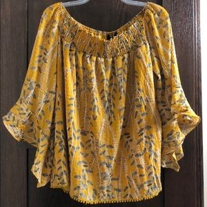 Small Mustard boutique top